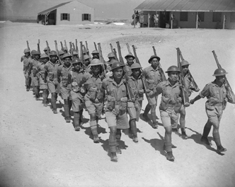 Māori Battalion route marching at Maadi, Egypt.